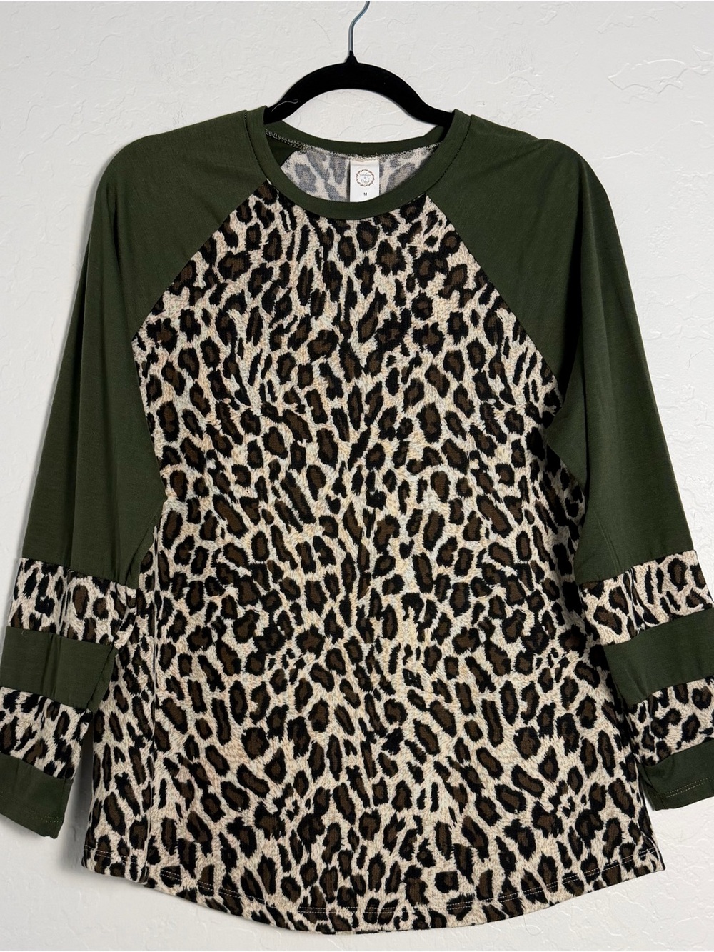 Sunshine &Rodeos Women Medium Pullover Blouse Green Leopard Print Western Casual